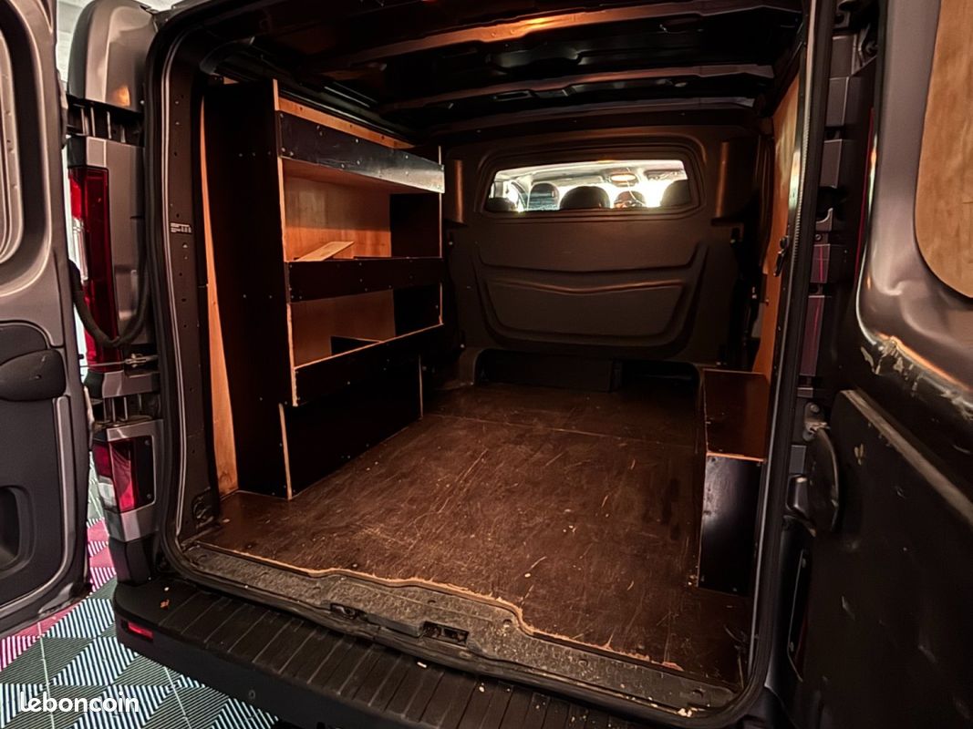 Renault trafic fourgon gn l2h1 1200 kg dci 145 energy e6 confort (image 14)