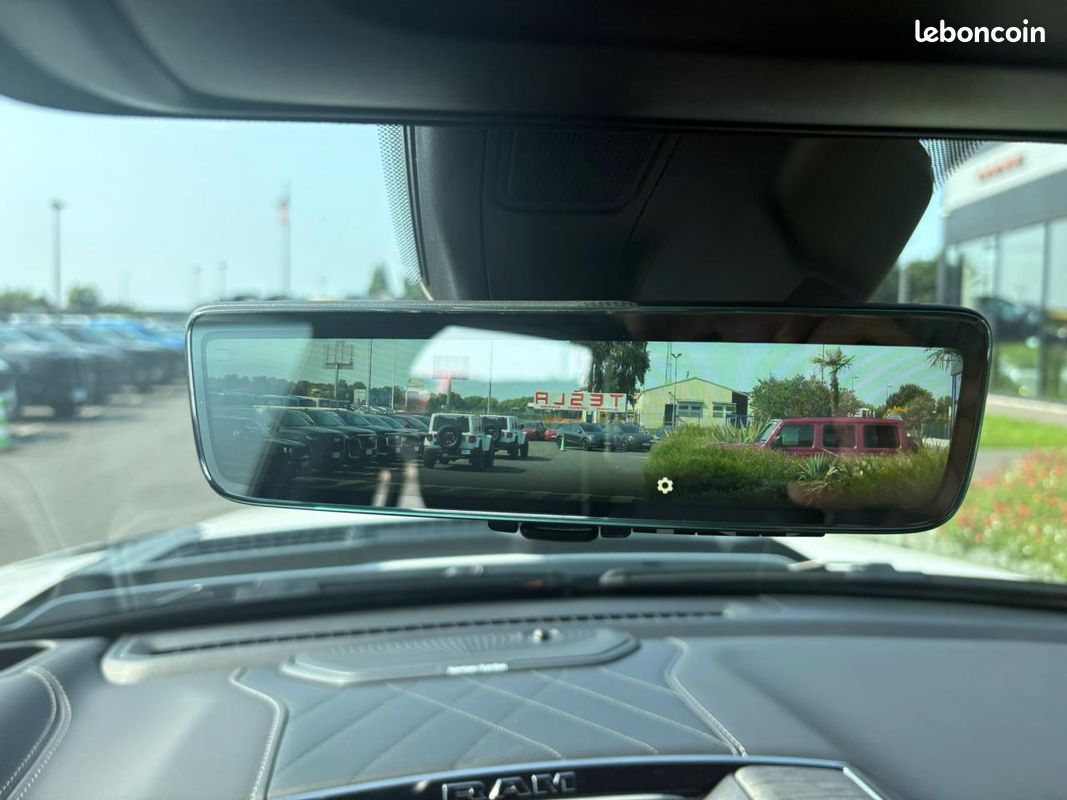 Dodge ram 1500 crew limited night edition rambox 2025 (image 22)