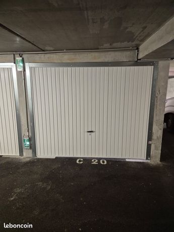 Place de parking fermée (box)