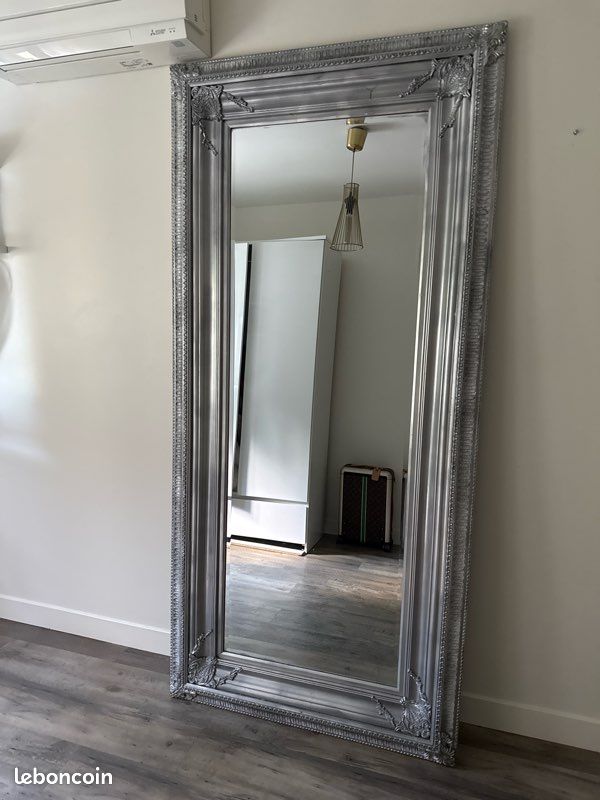 Garniture Murale Adhésive Effet Miroir Argent – Bâton Peeling, 0,78 X 9,8 Pieds