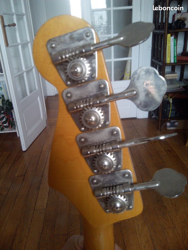 Fender Jaguar Bass Sunburst - Made in Japan - 2007 (image 4)