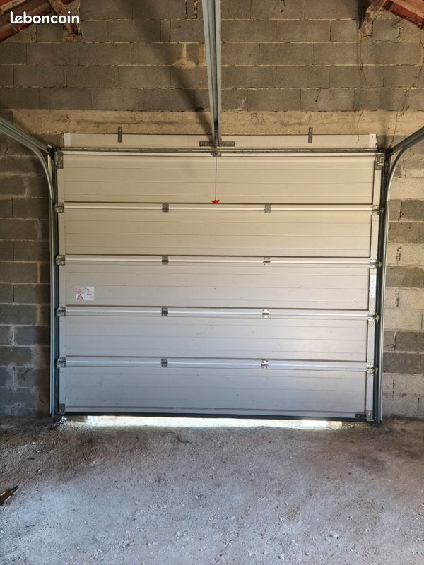 Porte de garage sectionnelle isolée motorisée FAAC 3000x2500mm (image 2)