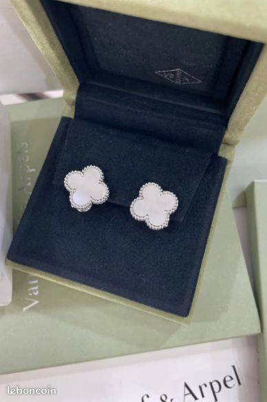 Boucles d'oreilles VCA (image 1)