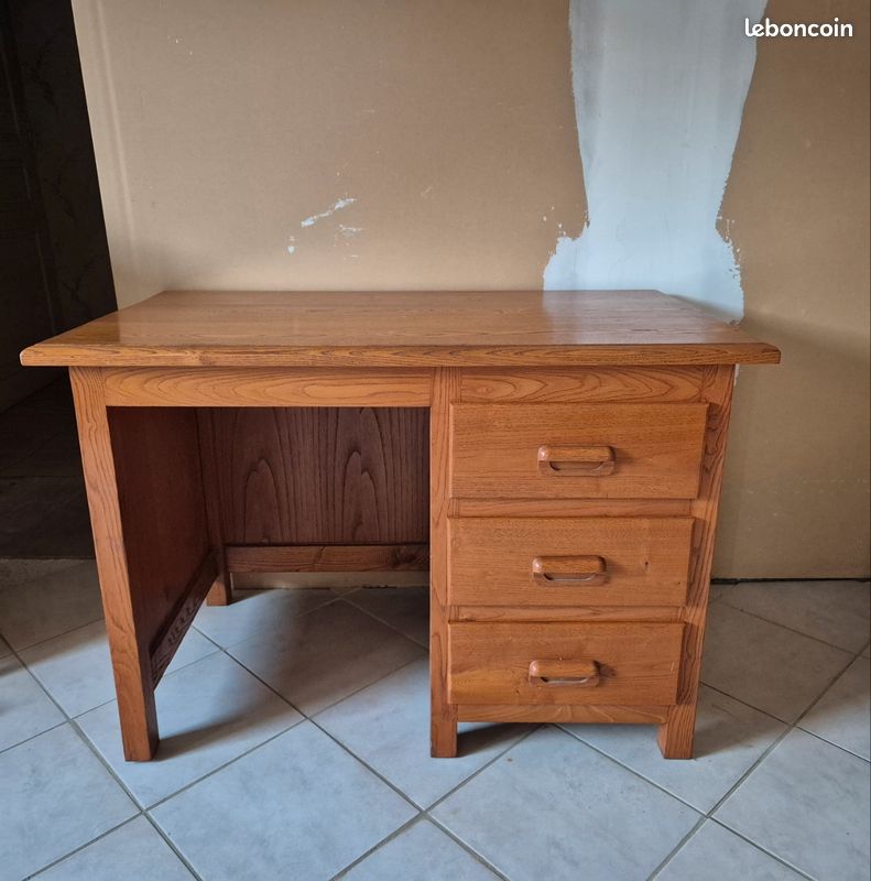Bureau en châtaignier (image 1)