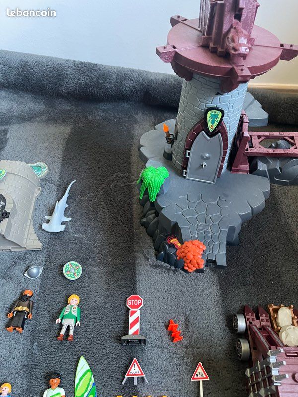 Lot Playmobil - Univers variés 🏰🚗🦁 (image 5)
