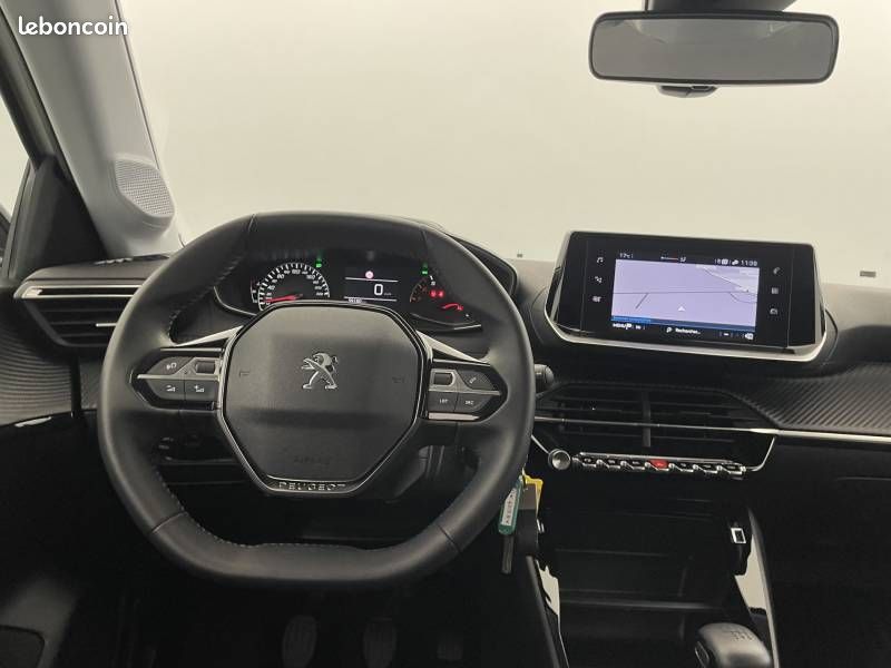 Peugeot 208 PureTech 100 S&S BVM6 Style (image 22)