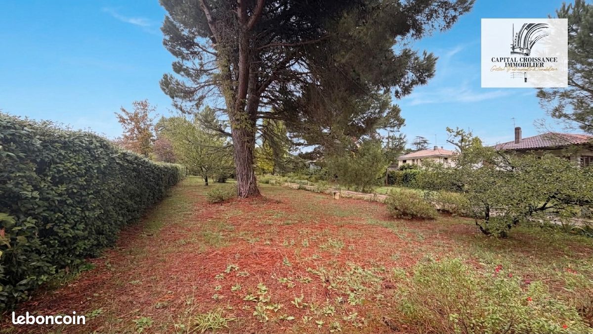 Terrain 739 m² · à Pessac · 739 m² · 225 000 €