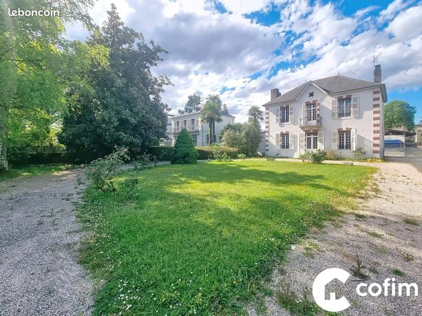 Propriété 5 pièces 165 m²