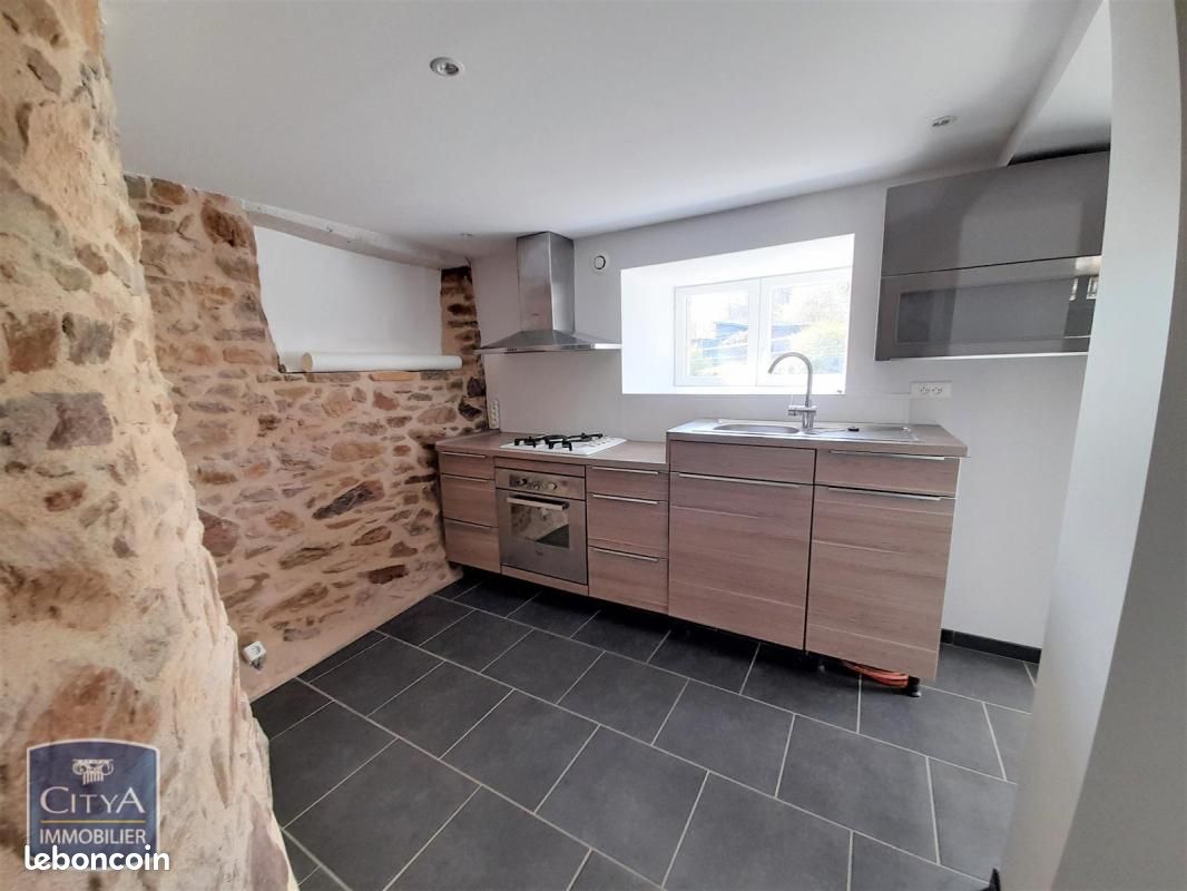Maison 3 pièces 92 m² · à Le Vigen · 92 m² · 755 €/mois