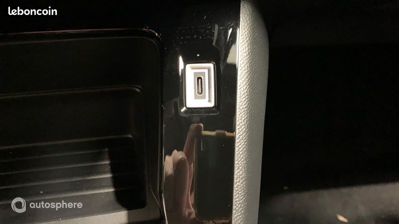 Peugeot 2008 e-2008 156ch Style (image 30)