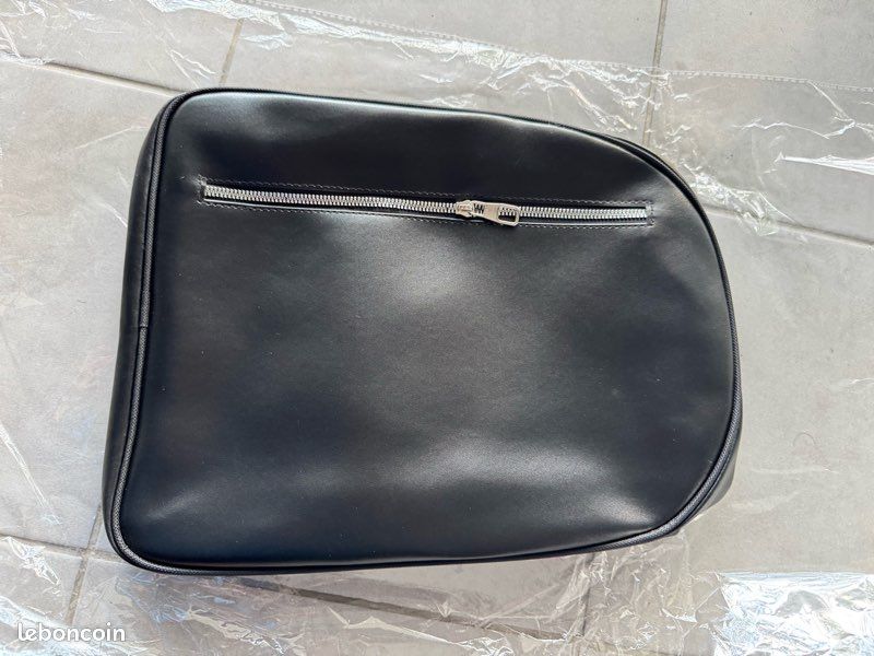 Lot de trois Bagages en cuir noir (image 3)
