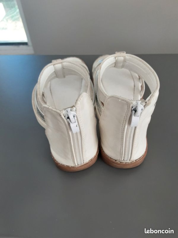 Sandales crème beige pointure 33 (image 4)