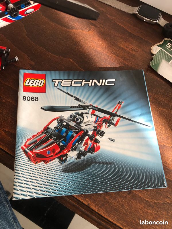 Lego Technic 8068 - L'hélicoptère de secours (image 5)