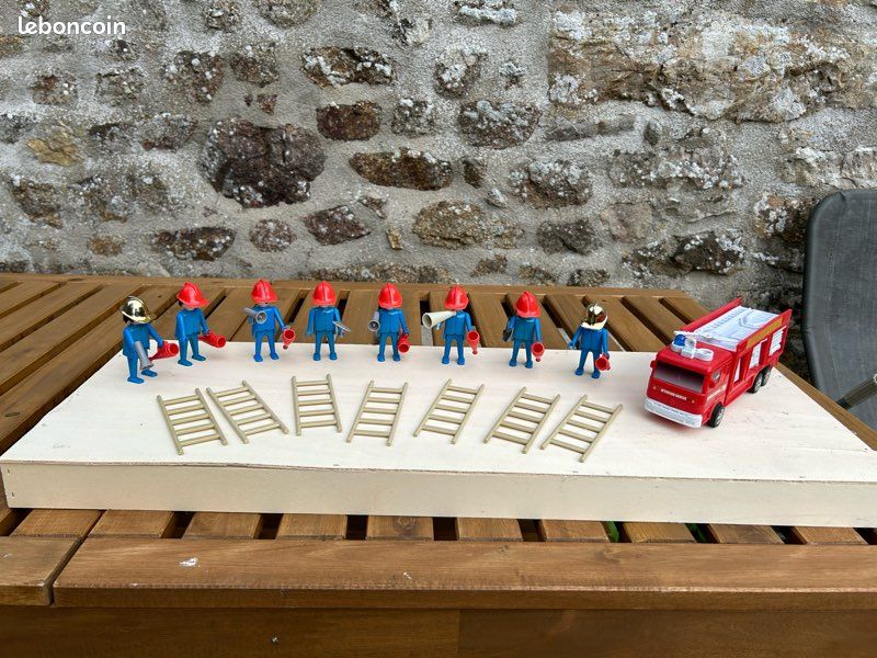 Figurines playmobil de pompiers et son camion (image 1)