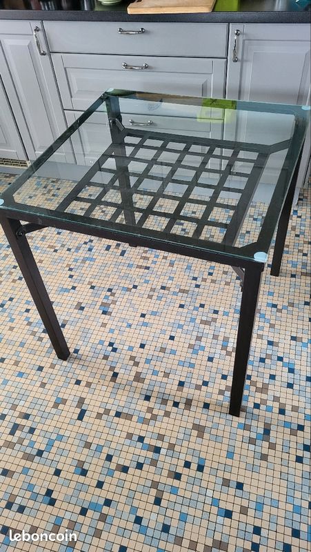 Table metal (image 1)