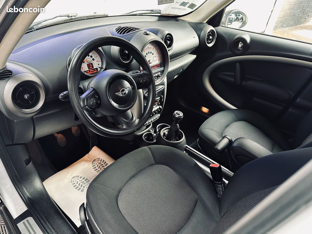 MINI COUNTRYMAN Cooper 122CV Pack Red Hot Chili (image 2)