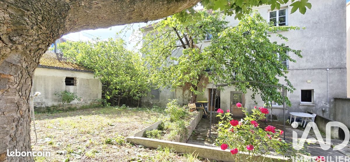 Maison 10 pièces 290 m² · à Dampmart · 290 m² · 575 000 €
