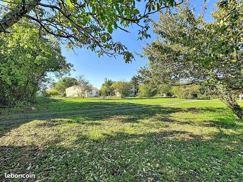 Terrain 700 m² · à Saint-Mard · 46 400 €