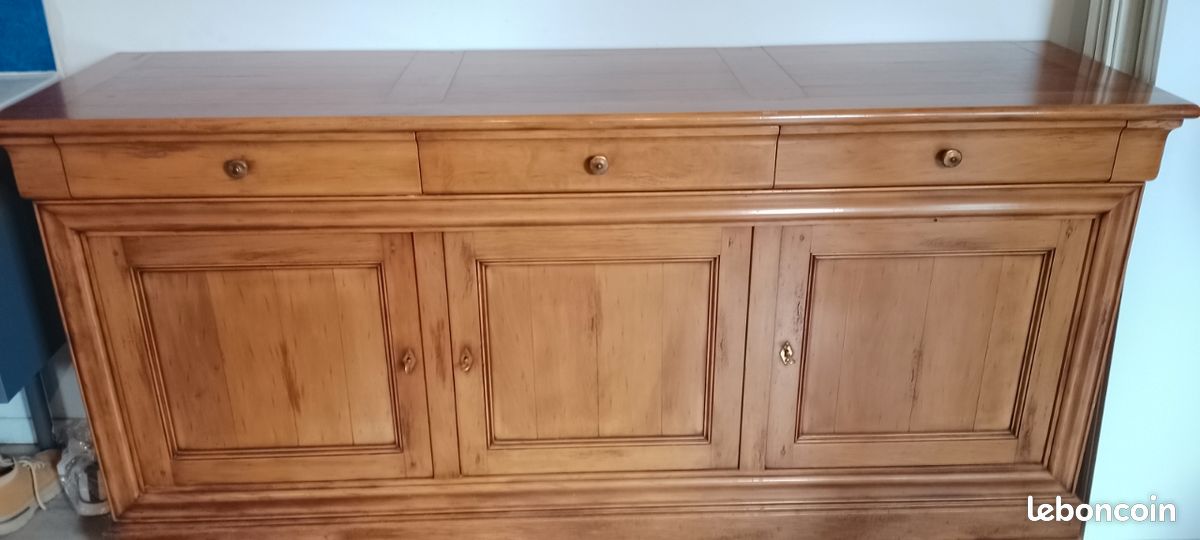 Bahut à merisier trois portes en bas et deux trois tiroirs en haut (image 1)