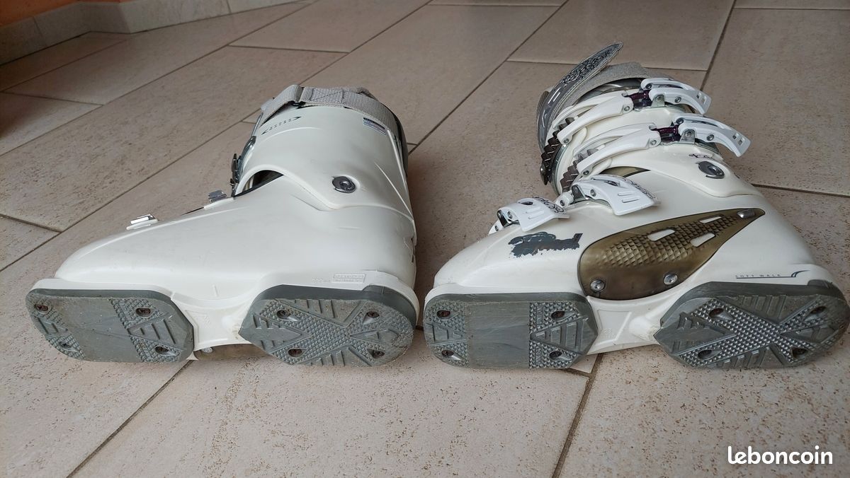 Trés jolies chaussures de ski HEAD blanches et déco (femmes) (image 4)