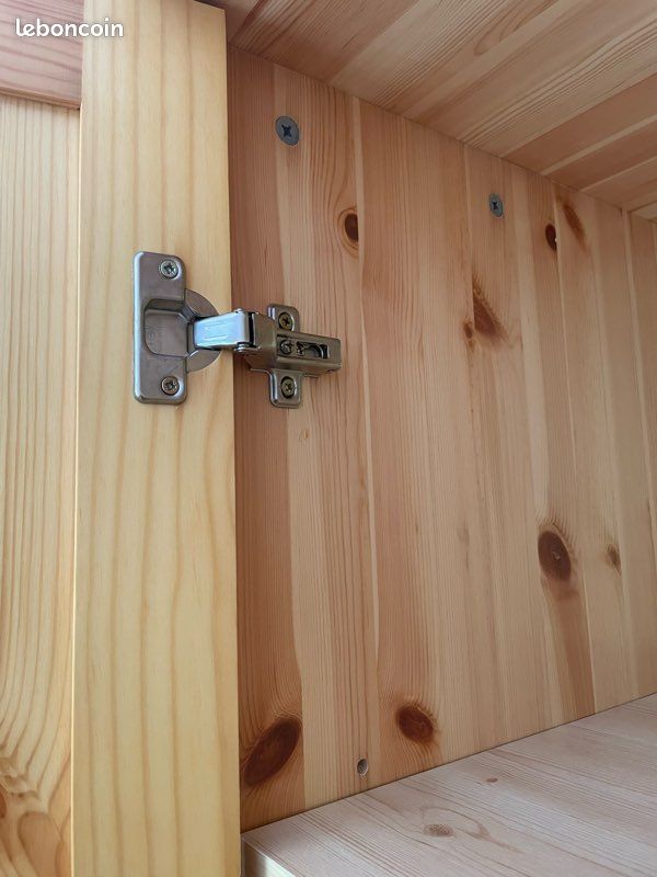 Armoire pin massif (image 4)