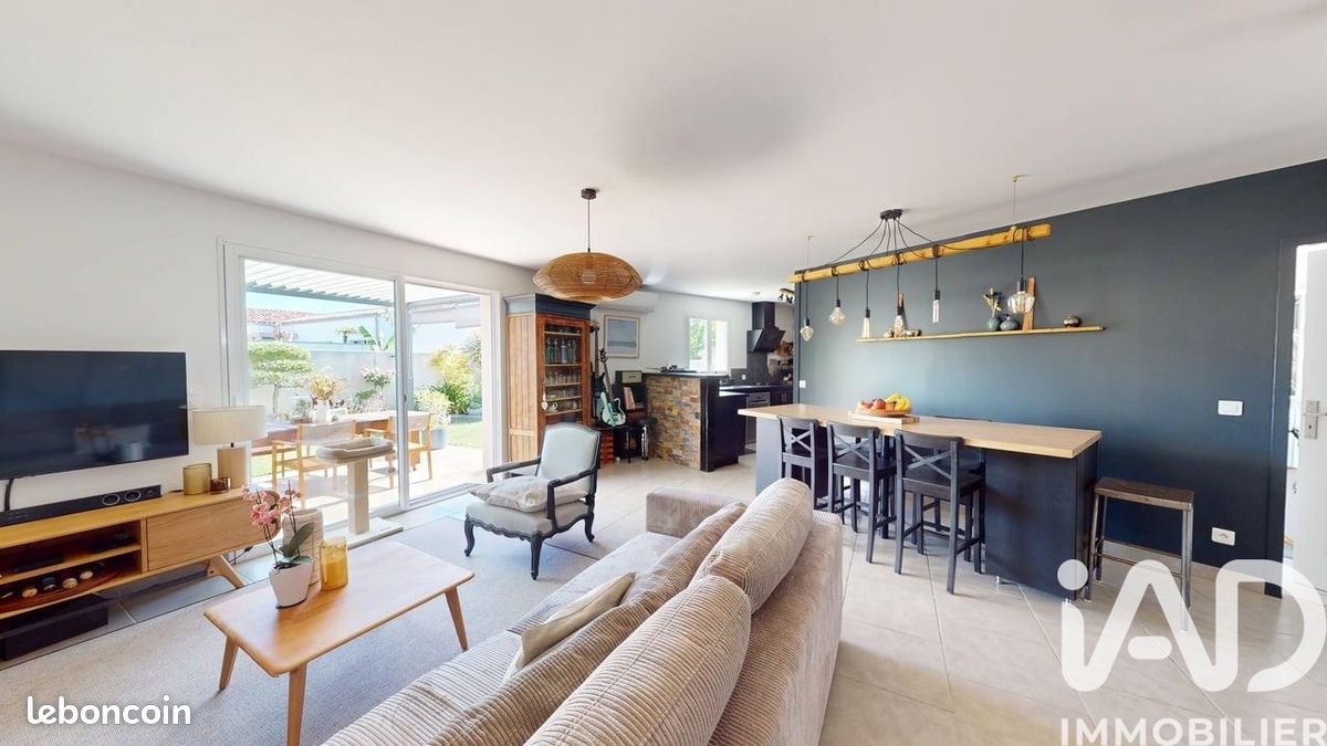 Maison 6 pièces 95 m² · à Angliers · 95 m² · 317 000 €