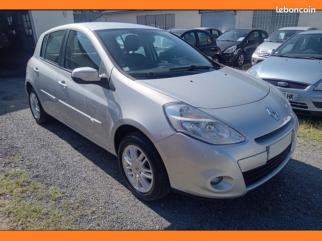 Renault Clio 3 restylée Collection 1.2i 16v 75cv Zen 1ère Main 119 000 kms (image 2)