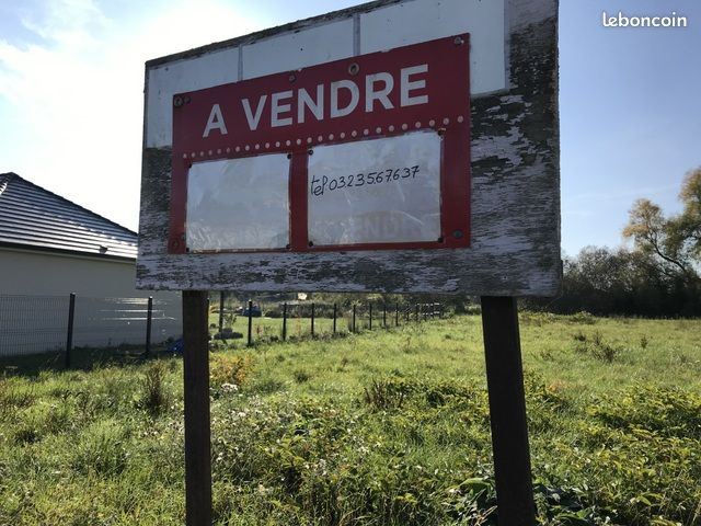 Terrain constructible 1046m2 -SERVAIS · 27 000 €