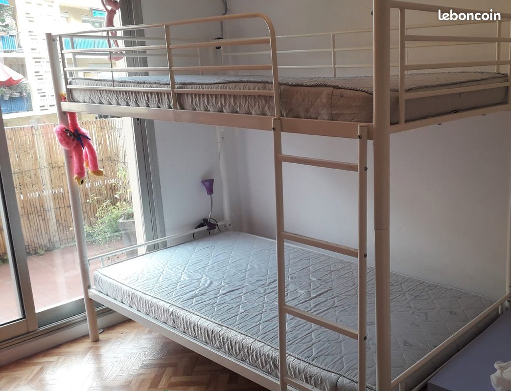 Lits superposés structure métallique et matelas (image 1)