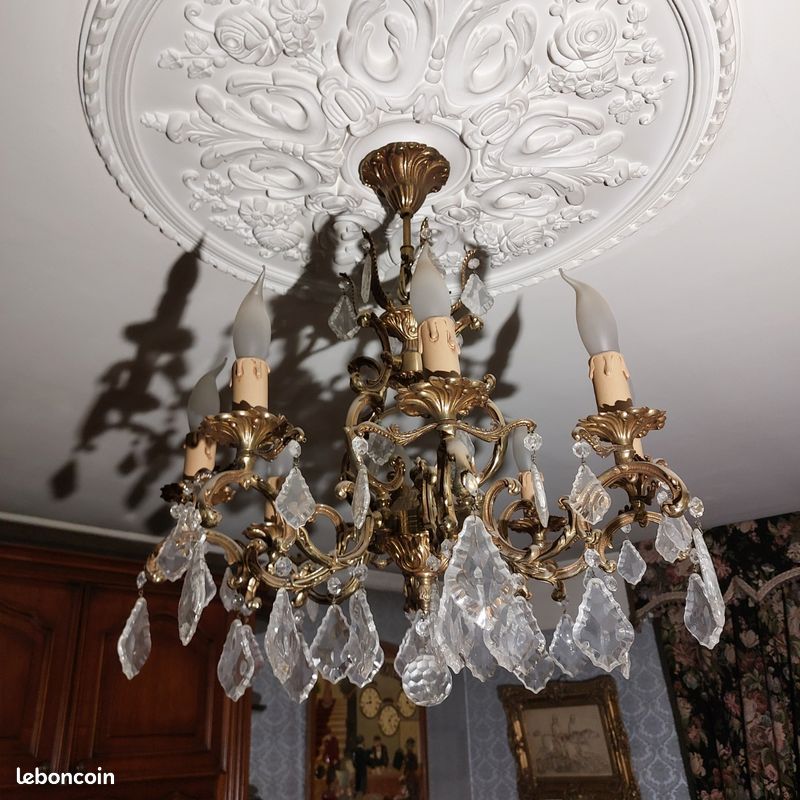 Lustre en bronze et cristal (image 1)