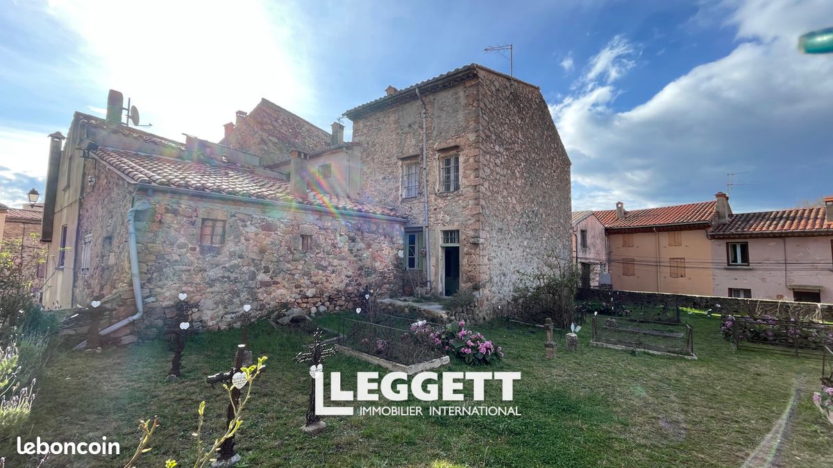 Maison 10 pièces 163 m² · à Coustouges · 163 m² · 66 600 €