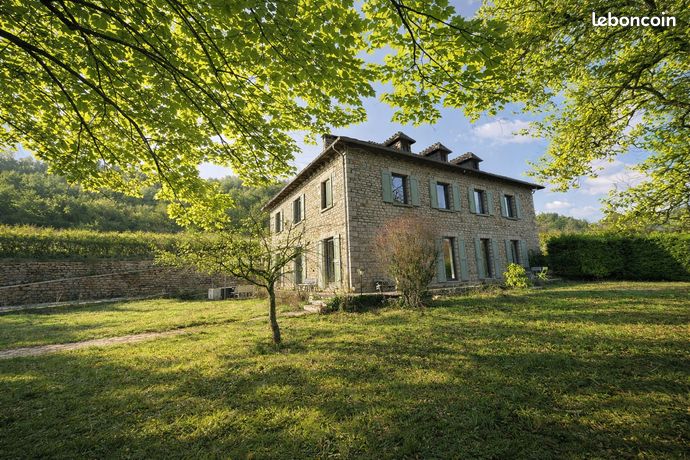Maison 10 pièces 288 m²