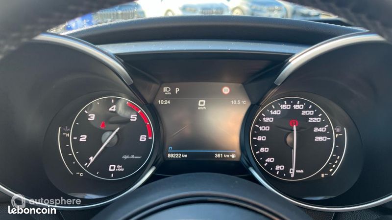 Alfa Romeo Giulia 2.2 JTD 160ch Ti AT8 MY20 (image 10)
