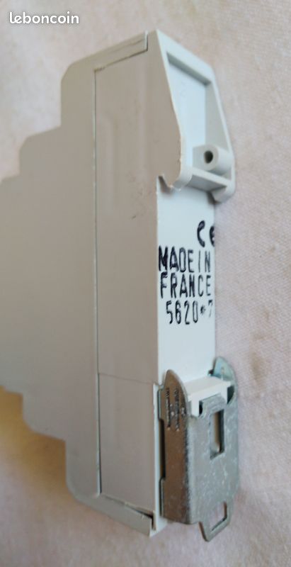 Contacteur Jour-Nuit HAGER 20 Ampères (image 3)