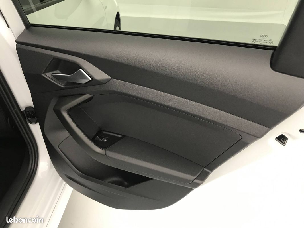 AUDI A1 Sportback 35 TFSI 150 ch S tronic 7 S Line (image 12)