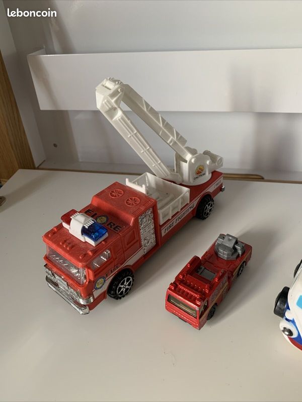 Lot de voitures : pompier Police Moto Hot wheels (image 3)