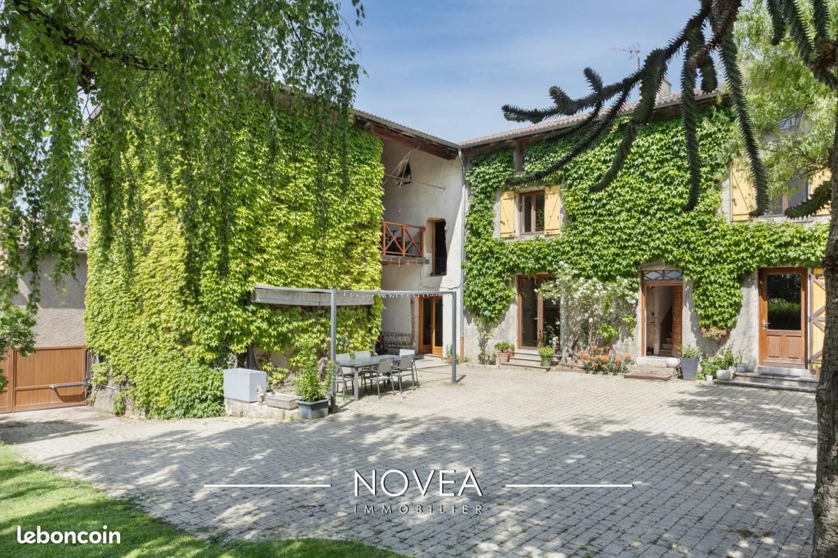 Maison 9 pièces 225 m² · à Misérieux · 225 m² · 500 000 €