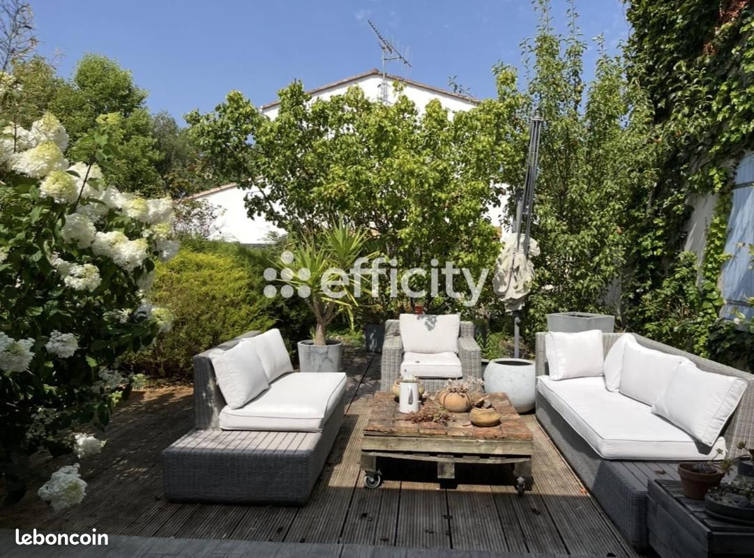 Maison 5 pièces 165 m² · à Saint-Gelais · 165 m² · 285 000 €