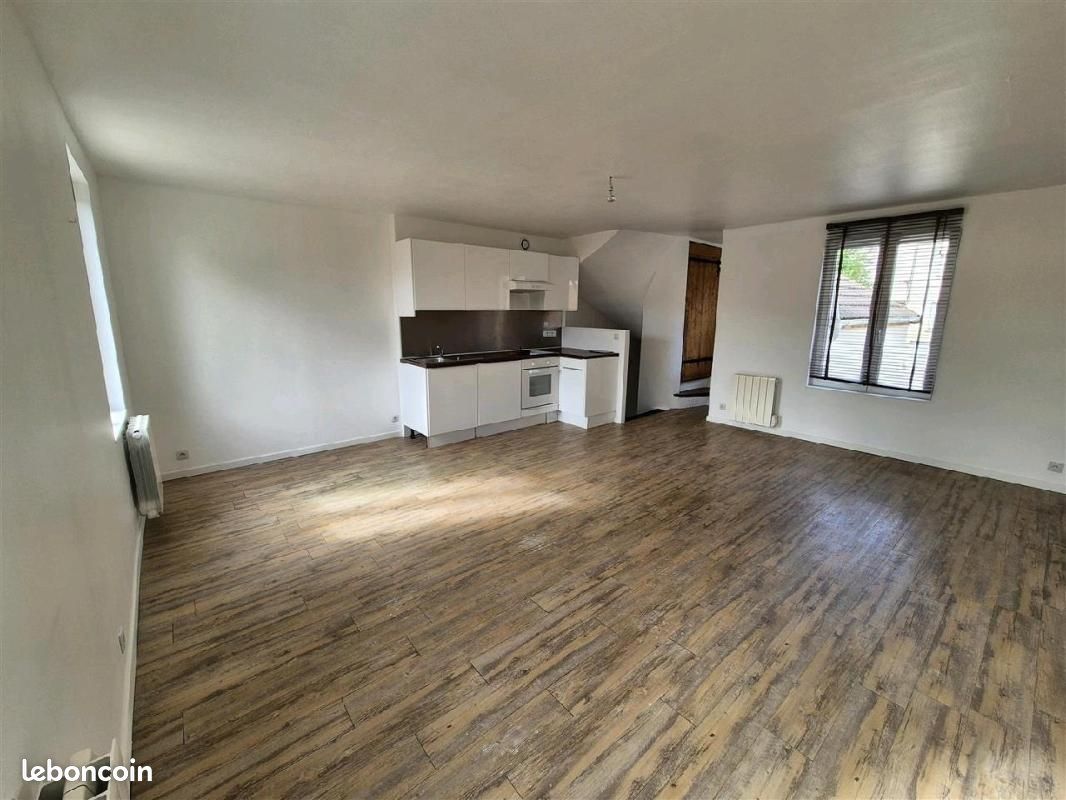 Appartement 3 pièces 54 m² · à Viarmes · 54 m² · 912 €/mois