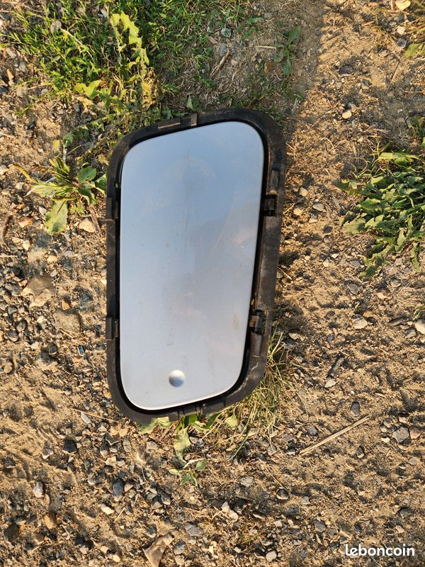 Trappe a carburant renault espace 4 06/2004 (image 1)