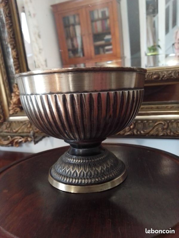 Coupe en bronze (image 2)