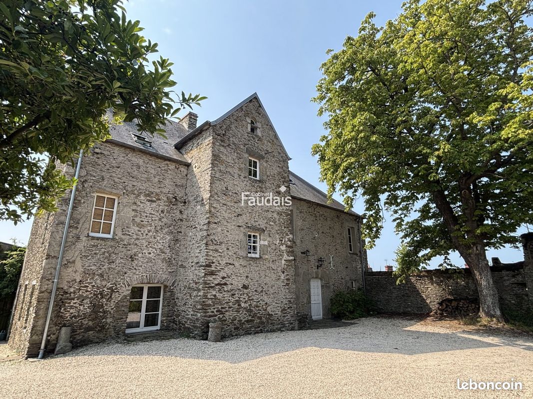 Maison 10 pièces 228 m² · à Saint-Lô · 228 m² · 658 000 €