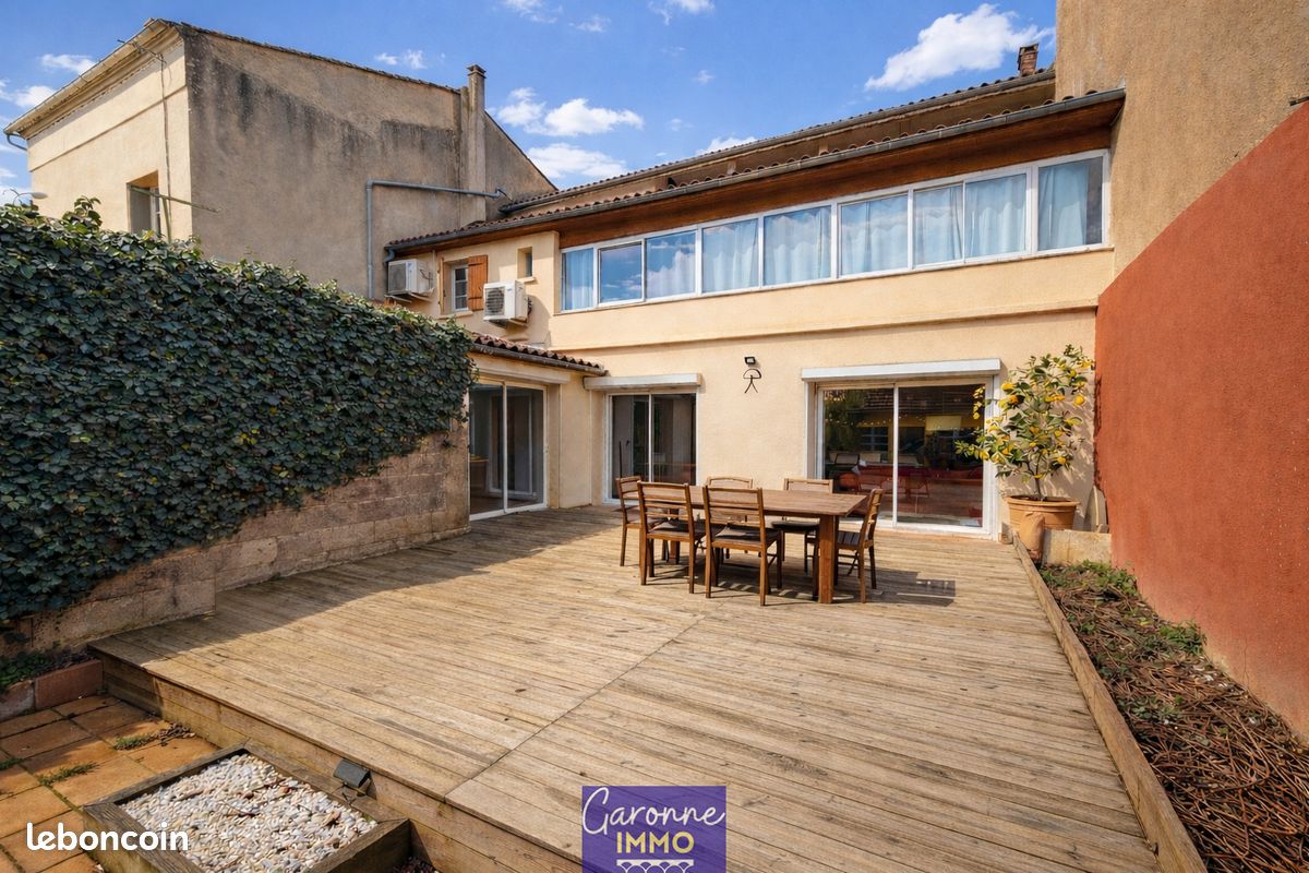 Maison 7 pièces 225 m² · à Clairac · 225 m² · 190 000 €