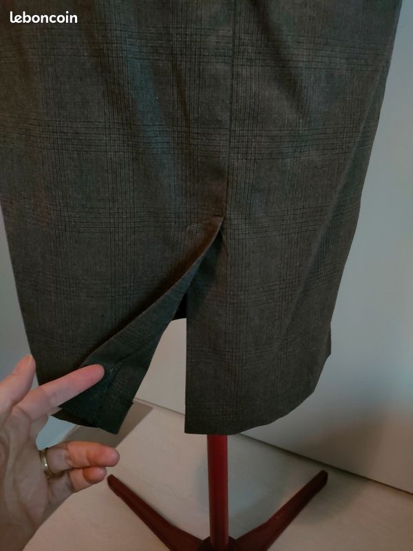 Jupe tailleur mi-longue fendue ceinture (image 5)