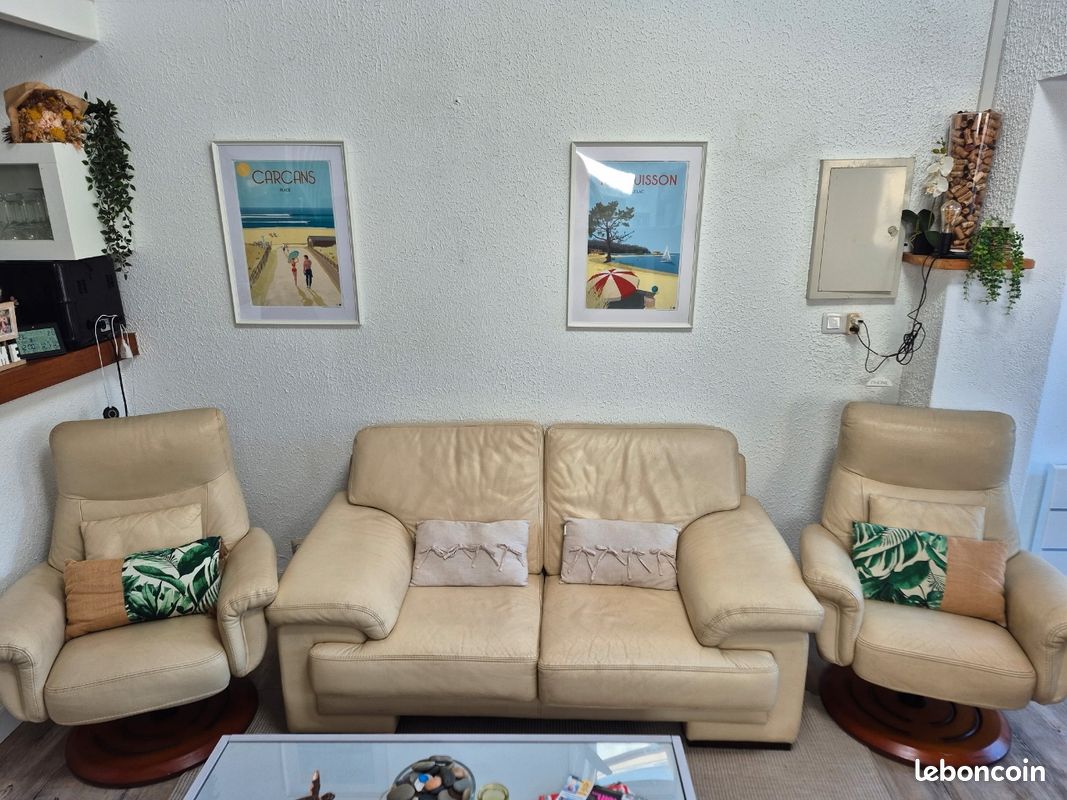 Canapé avec fauteuils (image 1)