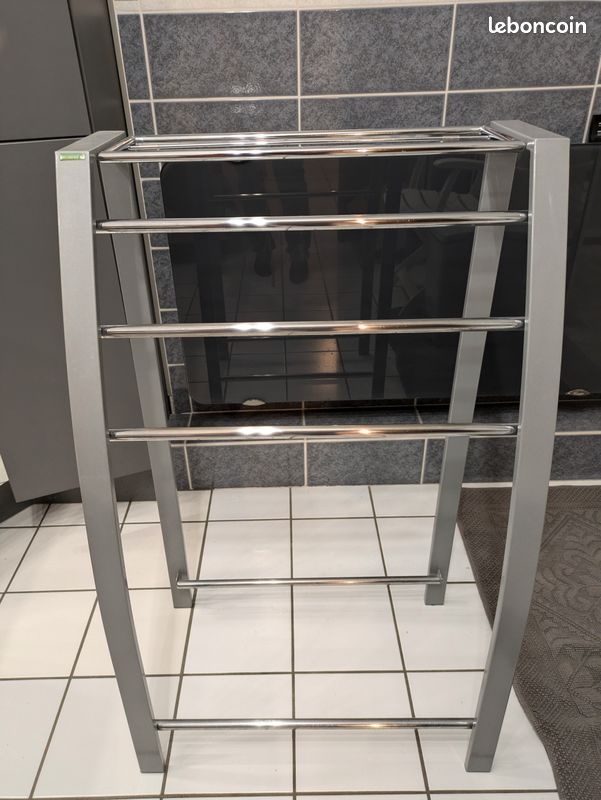 Porte-serviette sur pieds (image 1)