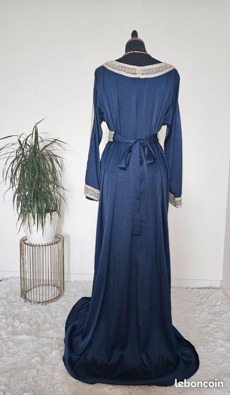 Robe bleu marine (image 2)