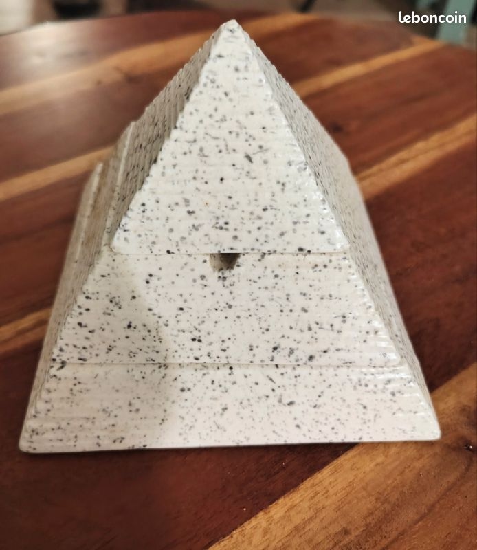 Magnifique pyramide vide-poches / boîte à bijoux en céramique mouchetée vintage (image 5)