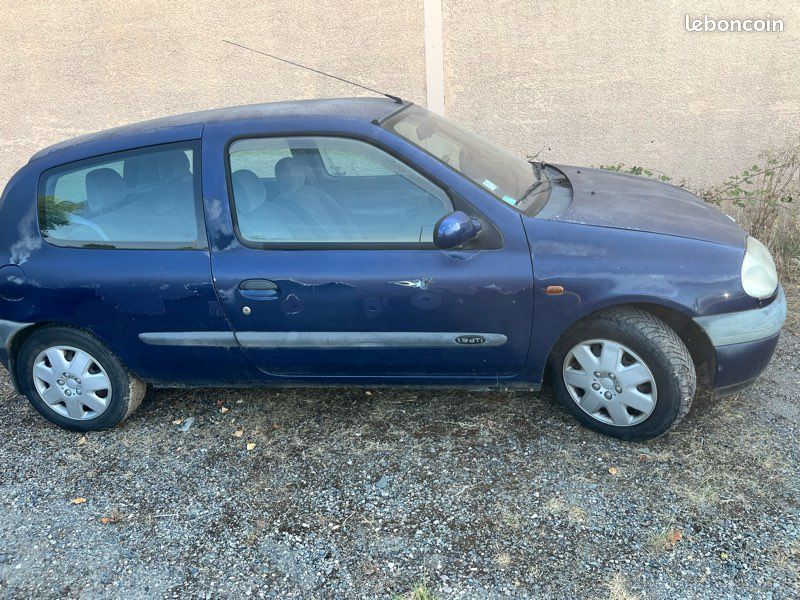 Renault Clio (image 1)
