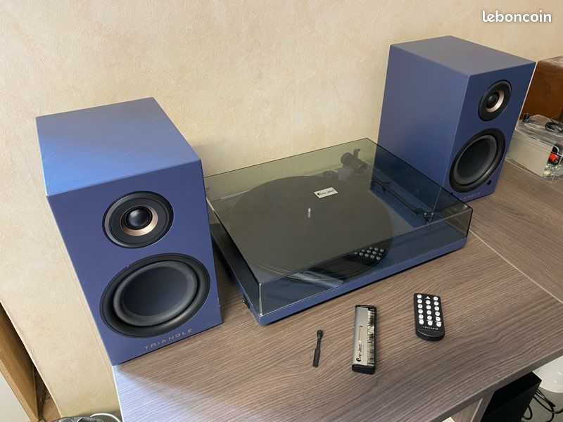 Platine Vinyle Pro-Ject Début Carbon EVO Noyer + Enceintes Actives Hifi Bluetooth Kanto YU6 Bambou Vendues Par Paire